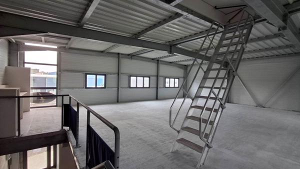 Location local commercial La Rochelle - 169 m² - 2 125 €/mois