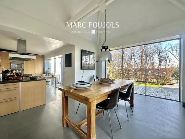 MEUDON Maison ancienne de 7 pièces. Jardin de 325 m² . Vues. 2 080 000 €