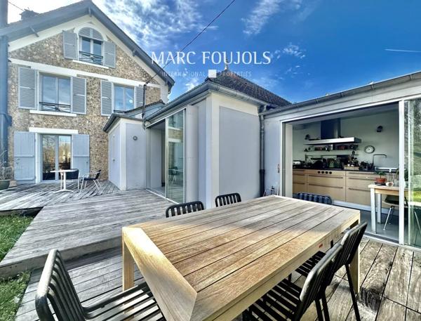 MEUDON Maison ancienne de 7 pièces. Jardin de 325 m² . Vues. 2 080 000 €