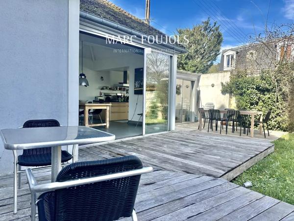 MEUDON Maison ancienne de 7 pièces. Jardin de 325 m² . Vues. 2 080 000 €