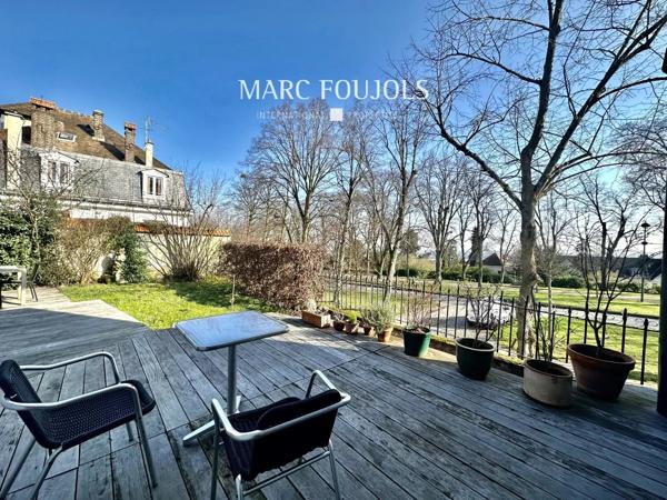 MEUDON Maison ancienne de 7 pièces. Jardin de 325 m² . Vues. 2 080 000 €