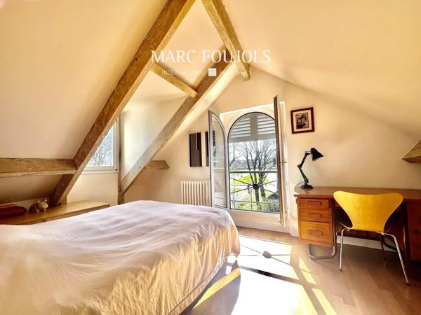 MEUDON Maison ancienne de 7 pièces. Jardin de 325 m² . Vues. 2 080 000 €