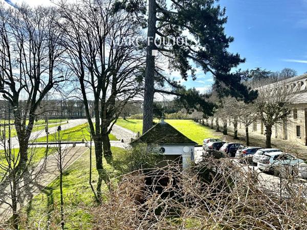 MEUDON Maison ancienne de 7 pièces. Jardin de 325 m² . Vues. 2 080 000 €