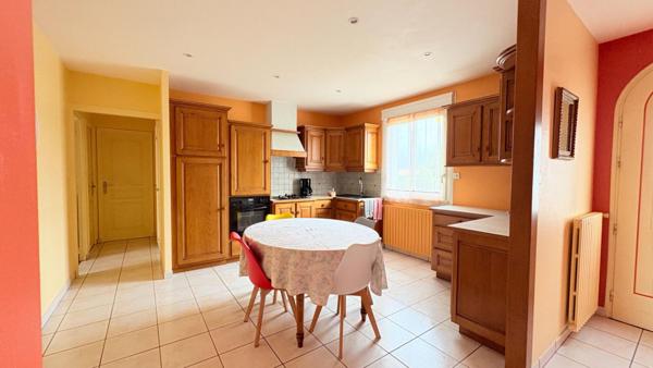 Maison 4 chambres avec véranda et jardin de 2 000 m²