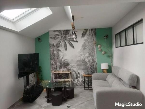 JOLI appartement rénové 3 chambres à  DOUBS à 5 min de PONTARLIER avec garage et extérieur