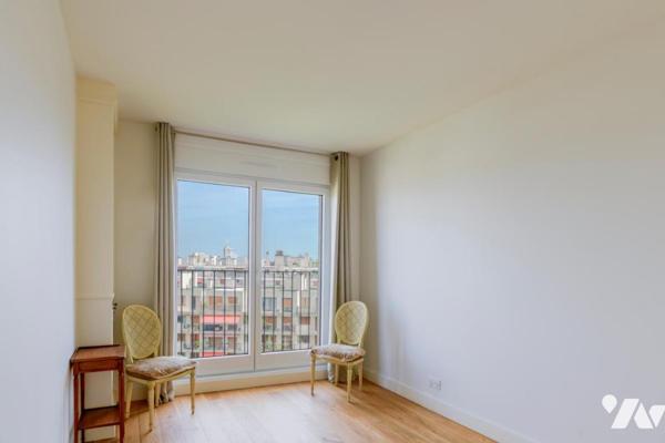 PARIS 19 / BUTTES CHAUMONT - APPARTEMENT 4 PIÈCES RÉNOVÉ EN ÉTAGE AVEC VUES & BALCON + CAVE + GARAGE