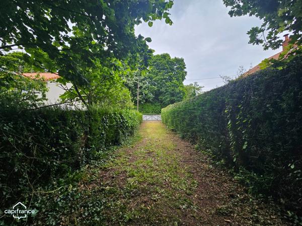 Terrain à vendre de 2700 m² POUZAUGES (85)