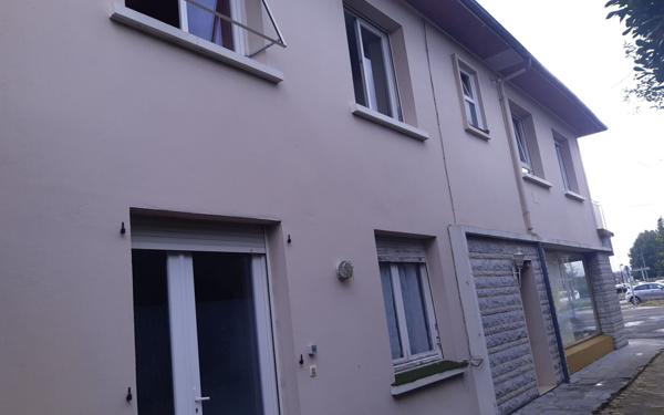 Immeuble à vendre    8 pièces •  Oloron-Sainte-Marie