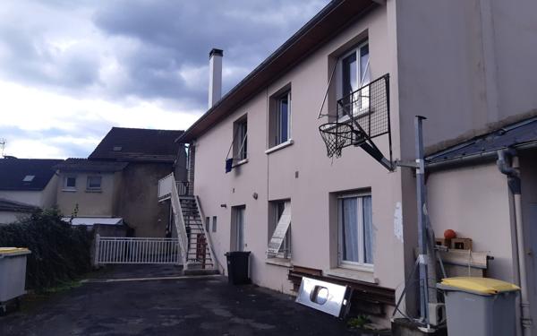 Immeuble à vendre    8 pièces •  Oloron-Sainte-Marie