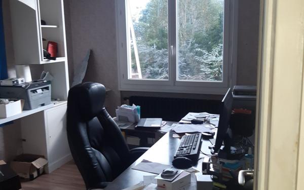 Immeuble à vendre    8 pièces •  Oloron-Sainte-Marie