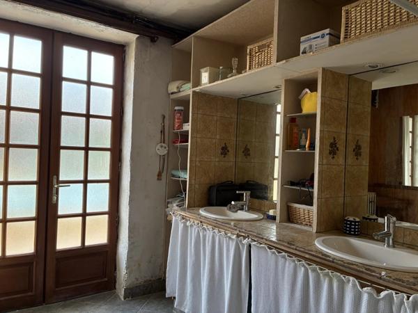 Vente                                                      Maison
                        
                     5 pièces                      184 m2                     à Épannes