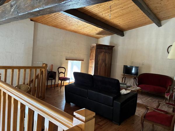 Vente                                                      Maison
                        
                     5 pièces                      184 m2                     à Épannes