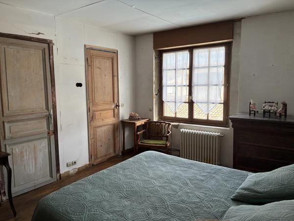 Vente                                                      Maison
                        
                     5 pièces                      184 m2                     à Épannes