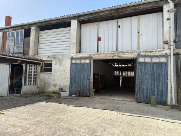 Vente                                                      Maison
                        
                     5 pièces                      184 m2                     à Épannes