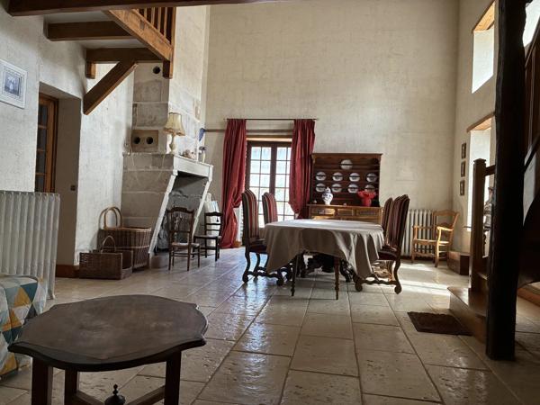 Vente                                                      Maison
                        
                     5 pièces                      184 m2                     à Épannes