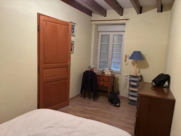 Vente                                                      Maison
                        
                     5 pièces                      184 m2                     à Épannes