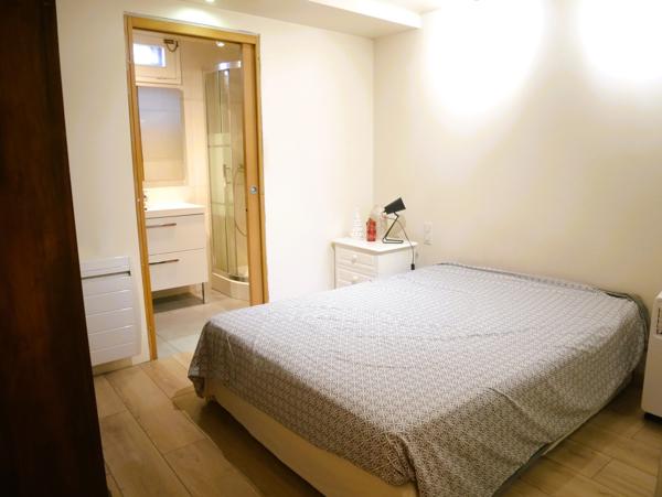 Trets (13530) Maison de Ville de type 5 avec garage, terrasse, piscine et dépendance.