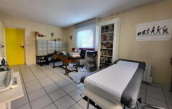 Maison d'architecte au bourg de SCAER