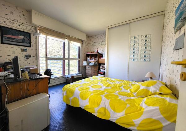 Maison d'architecte au bourg de SCAER