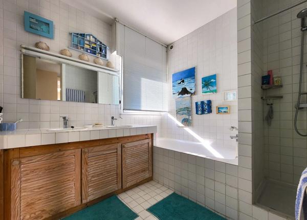 Maison d'architecte au bourg de SCAER