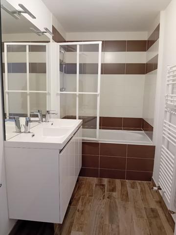 A LOUER - HERBIGNAC - Maison 5 pièces 98.10 m2
