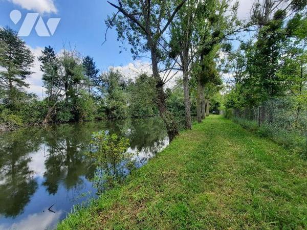 VAILLY-SUR-AISNE : ETANG ENTIERREMENT CLOTURE ENTRE SOISSONS ET LAON

Vous recherchez un endr...