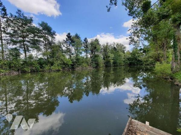 VAILLY-SUR-AISNE : ETANG ENTIERREMENT CLOTURE ENTRE SOISSONS ET LAON

Vous recherchez un endr...