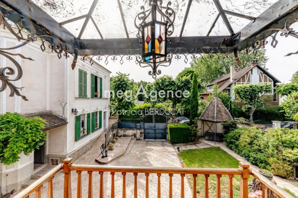 Maison à LE PERREUX-SUR-MARNE, 94170 - 12 pièces 270m²