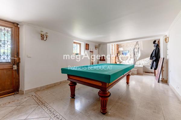 Maison à LE PERREUX-SUR-MARNE, 94170 - 12 pièces 270m²