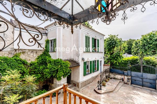 Maison à LE PERREUX-SUR-MARNE, 94170 - 12 pièces 270m²
