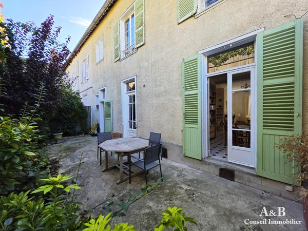 Maison 18ème en limite de bouchon