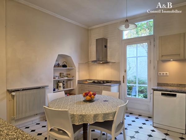 Maison 18ème en limite de bouchon