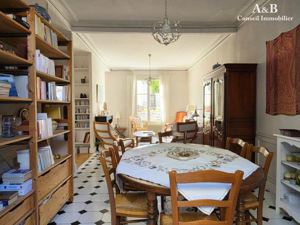 Maison 18ème en limite de bouchon