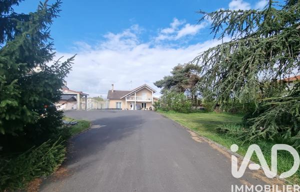 Maison à vendre 9 pièces 200 m² Andrézieux-Bouthéon