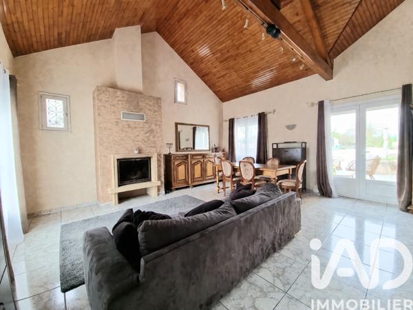 Maison à vendre 9 pièces 200 m² Andrézieux-Bouthéon