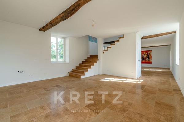 Duplex de 150 m² avec terrasse privative dans la longère du château