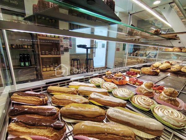 A VENDRE – Fonds de commerce de boulangerie à fort potentiel

Saisissez une opportunité rare d'acquérir un fonds de commerce de boulangerie bénéficiant d'une excellente réputation et d'une clientèle fidèle.

Bien située dans le village , cette boulangerie offre une activité pérenne avec un potentiel de développement important. L'établissement dispose d'un espace de vente accueillant, d'un laboratoire entièrement équipé et de matériel entretenu, permettant une reprise immédiate dans les meilleures conditions.

Les points forts :

* Clientèle régulière et de proximité.
* Équipement professionnel complet et fonctionnel.
* Chiffre d'affaires stable avec perspectives d'évolution.
* Activité idéale pour un artisan boulanger, un investisseur ou un projet familial.

Cette affaire clé en main représente une excellente opportunité pour développer une activité rentable tout en bénéficiant d'un outil de travail performant et d'une image de qualité.
N' hésitez pas à me contacter au 07.80.48.01.50.