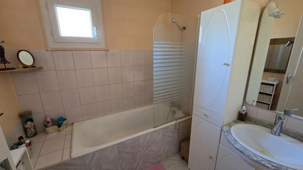 Maison  4 pièce(s) de 91 m2  avec 3 chambres  et 1 garage