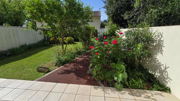 Maison  4 pièce(s) de 91 m2  avec 3 chambres  et 1 garage