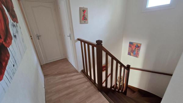Maison  4 pièce(s) de 91 m2  avec 3 chambres  et 1 garage