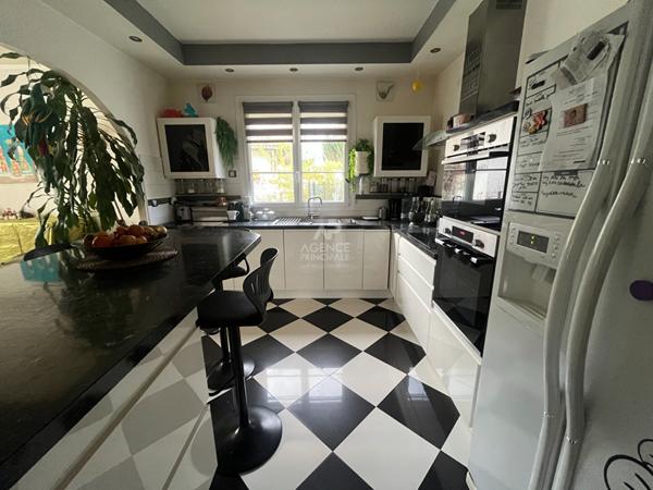 Maison à vendre à Saint Ouen L'Aumône €495 000 ** - Référence 11125