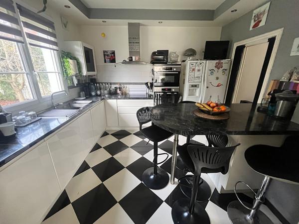 Maison à vendre à Saint Ouen L'Aumône €495 000 ** - Référence 11125