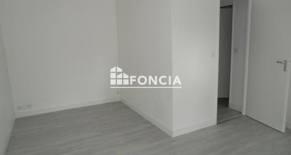 Location Studio 27.38 m² - Meylan 38240