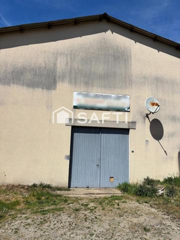 local de stockage de 338 m²
