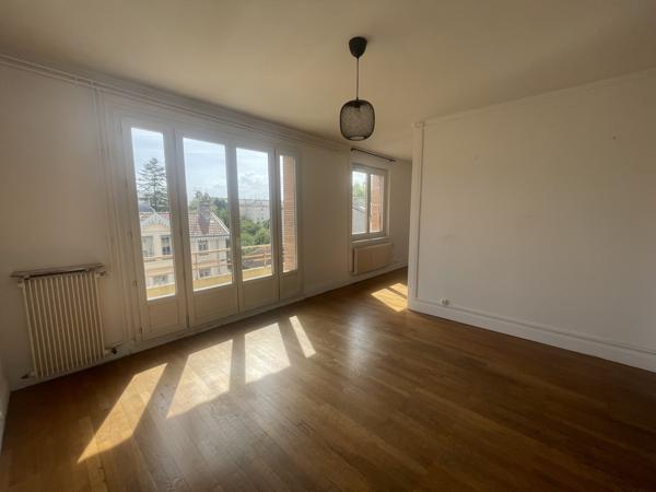 LOCATION 69005 LYON APPARTEMENT T3 - BALCON - PROCHE COMMODITÉS ECOLES ET TRANSPORTS
