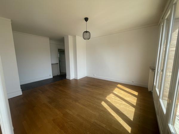 LOCATION 69005 LYON APPARTEMENT T3 - BALCON - PROCHE COMMODITÉS ECOLES ET TRANSPORTS