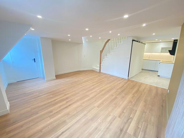 Appartement  Duplex Dijon 3 pièce(s) 67m2 au sol /56.5m² Carrez hôtel particulier + cave