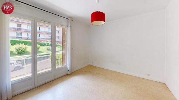 Studio à vendre à Aurillac dans le Cantal (15000), ref : 10627/958   
VERSAILLES