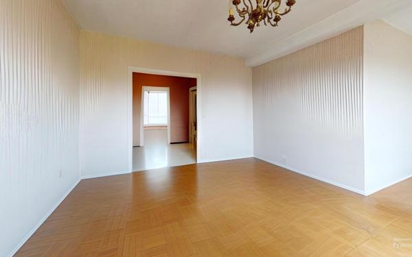 Appartement à vendre    4 pièces • 84 m2 Bron