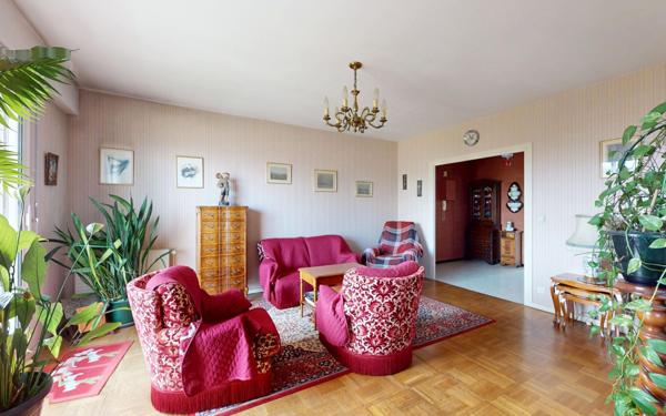 Appartement à vendre    4 pièces • 84 m2 Bron